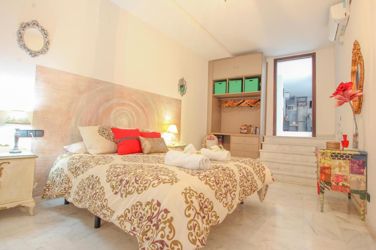 Ferienwohnung Apartamento Livia Junto A La Catedral Sevilla Exterior foto